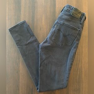 Levi’s 721 High Rise Black Skinny Jean